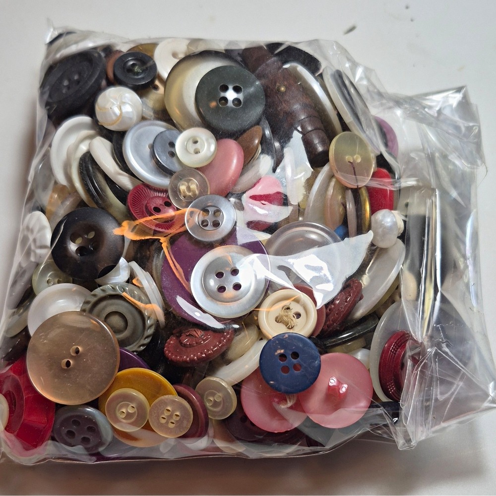 Lot # 102 Vintage Mixed Multicolor Round Sewing Buttons various Crafts sew 50+